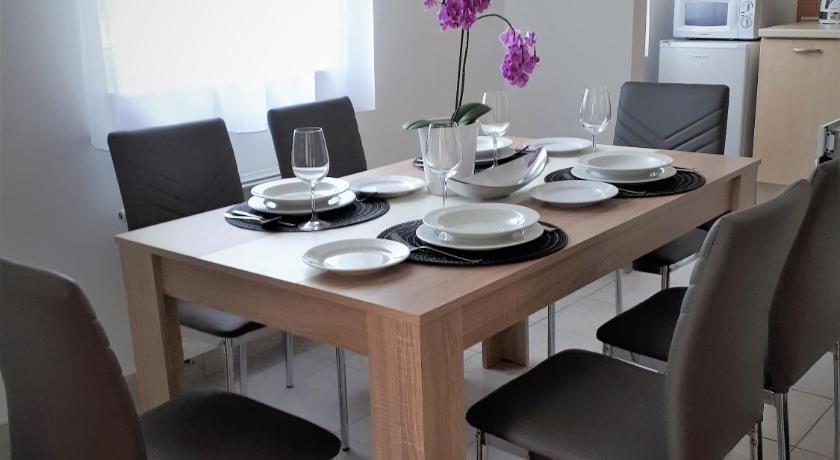 Hanna Apartman Buk