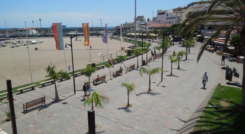 Beachfront Apartment Cristimar with pool wifi roofed balcony