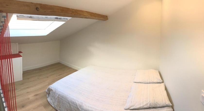 F2 chambre en duplex calme plein centre ville 1 min de la plage