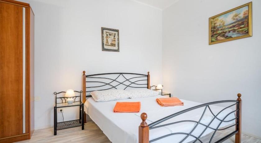 Holiday Home Zora Njivice