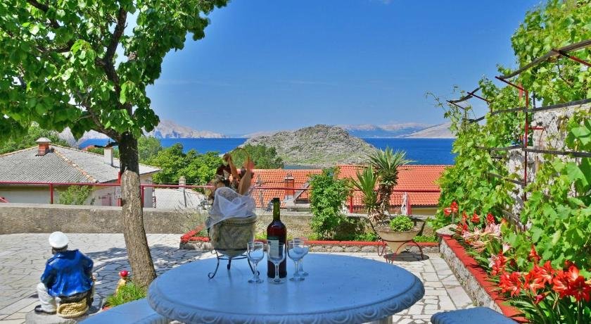 Holiday Home Paula Sveti Juraj
