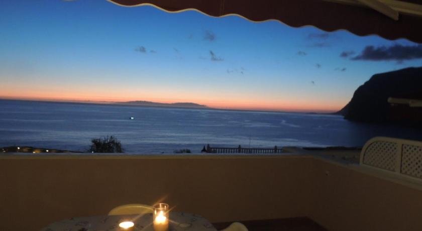 Romantic Retreat with Marine View