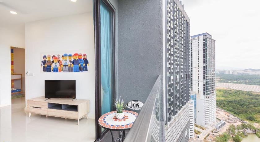 Hostahome Suites at D'Pristine opposite SeaLife Theme Park
