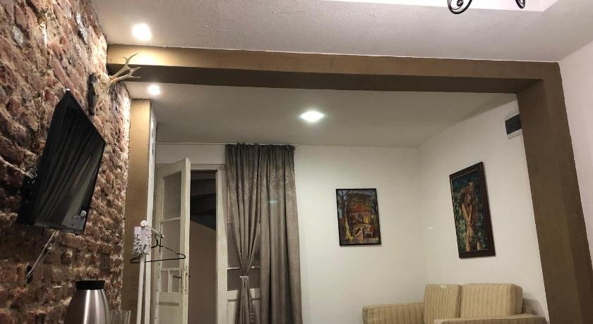 Vel House