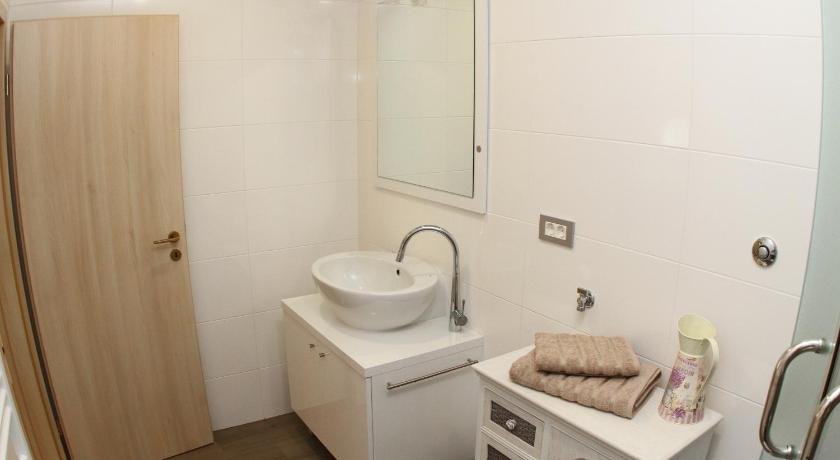 Studio Apartments Mirakul
