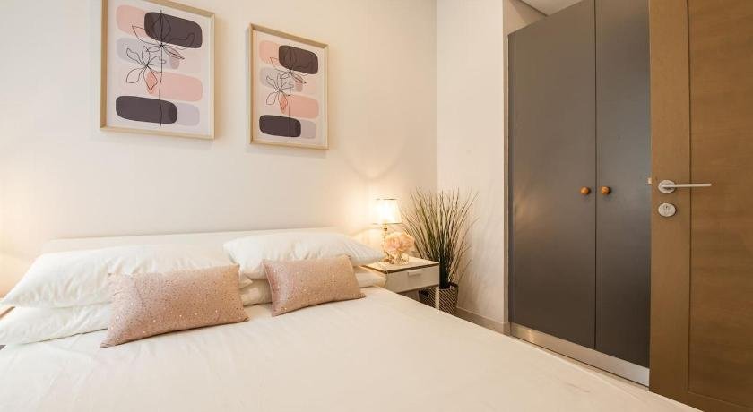 Luxury Suite 1br Taman Anggrek Residences