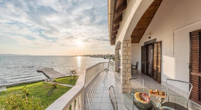 Beach apartments Batela