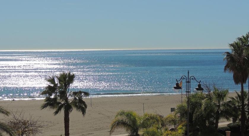 Ole Playa 6A Beach Front - A pie de Playa Sea Views - Vistas al Mar Parking Puerto Marina