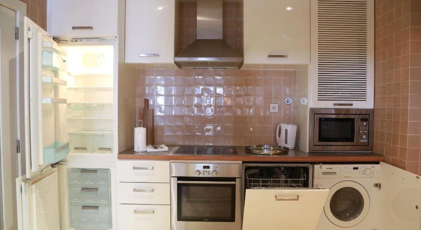 LovelyStay - Chiado 3Bedroom Wonder