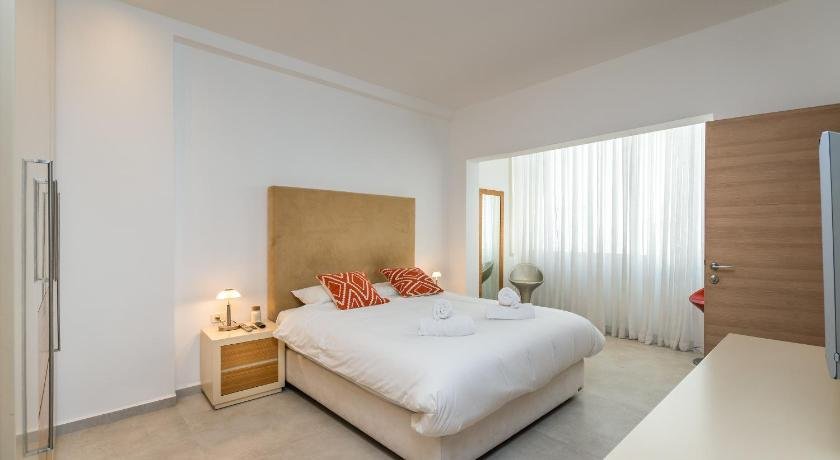 Superbe Apt avec terrasse Gordon Beach