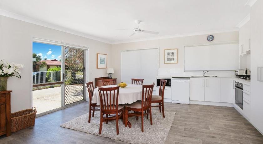 Booker Pde 34 Unit 2 - Pet Friendly -