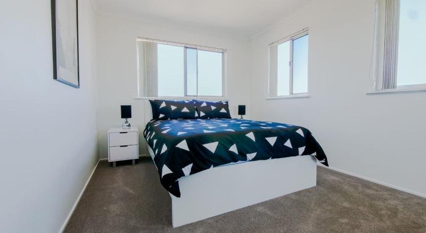 Explorer Cove Unit 6 31 Kennedy Pde