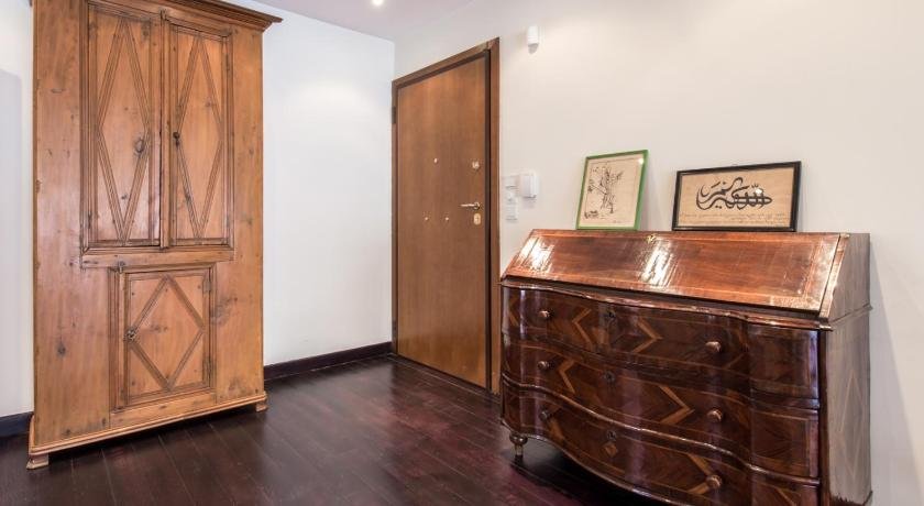 Pantheon Luxurious Flat
