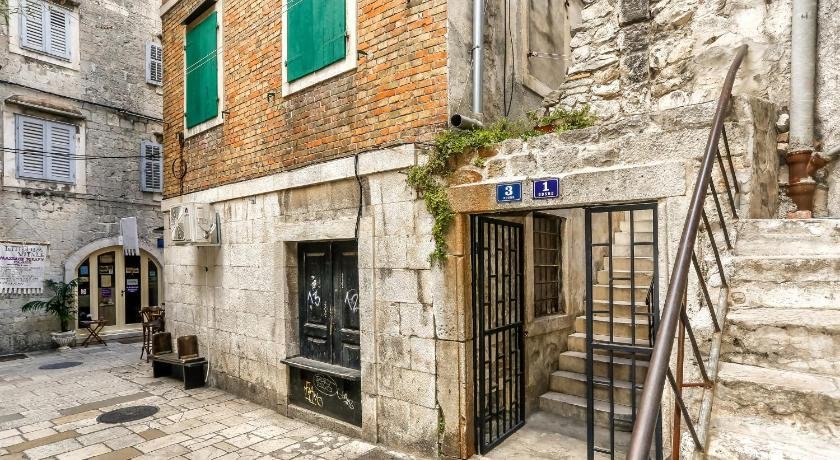 Studio Apartman Fictilis