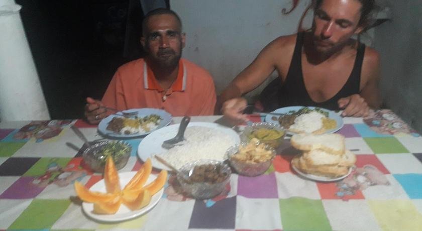 Colonial Surfing Villa Hostel & Home Stay