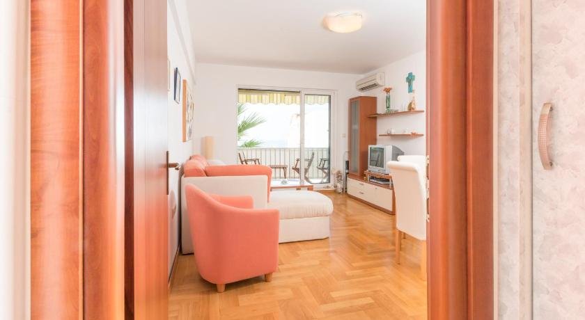 Orange apartment overlooking the sea
