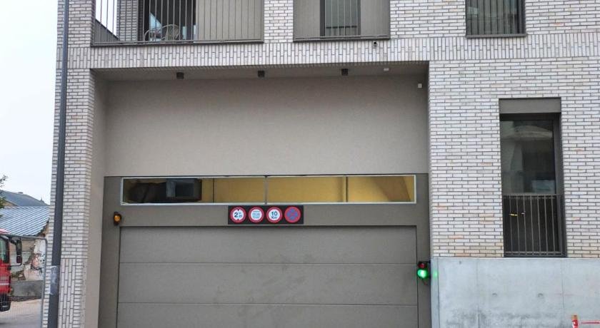 Modern Apartment with Secure Parking