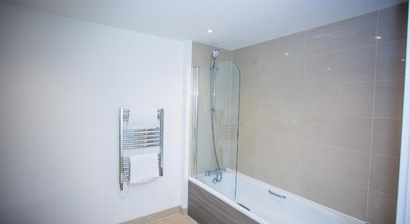 Prestige 2 Bed Balcony Apartment