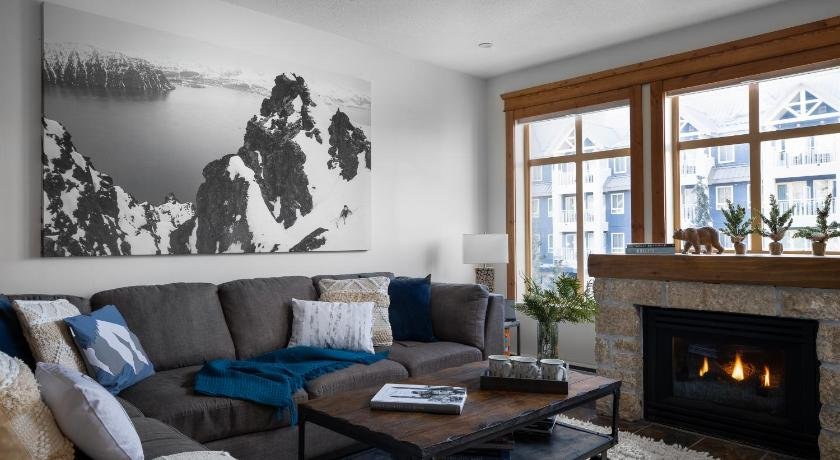 The Explorer's Hideaway- Nestled in Whistler Village