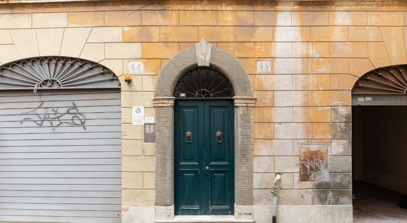 Iflat Pantheon Historic Two-Story Apartment