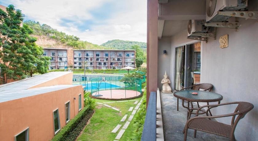Replay - One Bedroom Apartment
