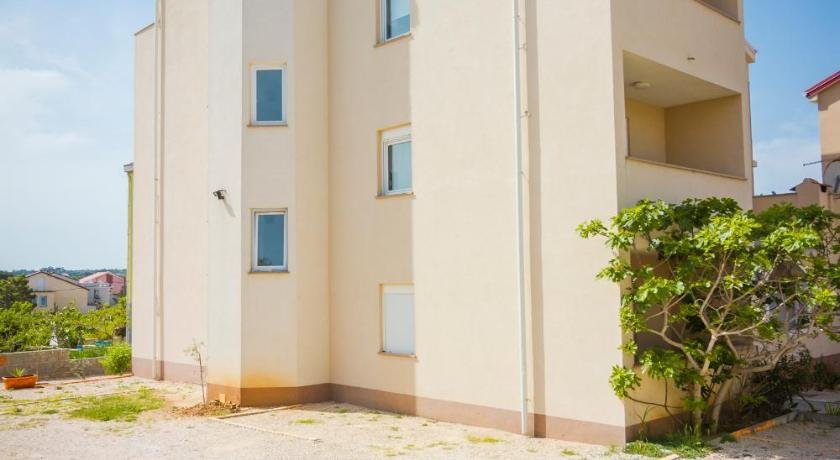 Apartments Franjic Novalja