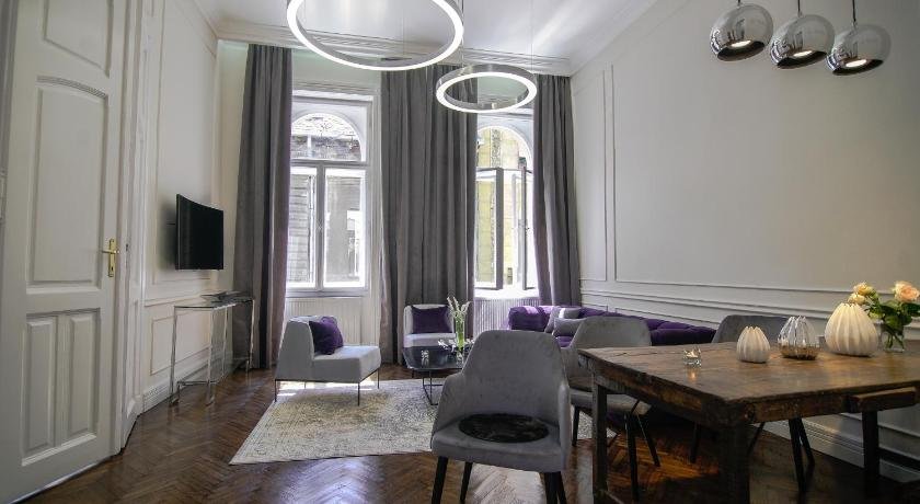 Opera Apartment 2br & 2bth Ac
