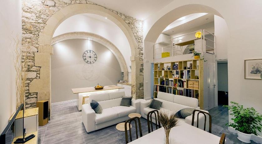 Yellow Loft in Ortigia