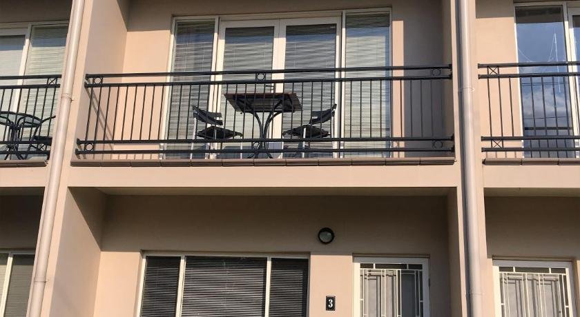 Travers Street Apartment