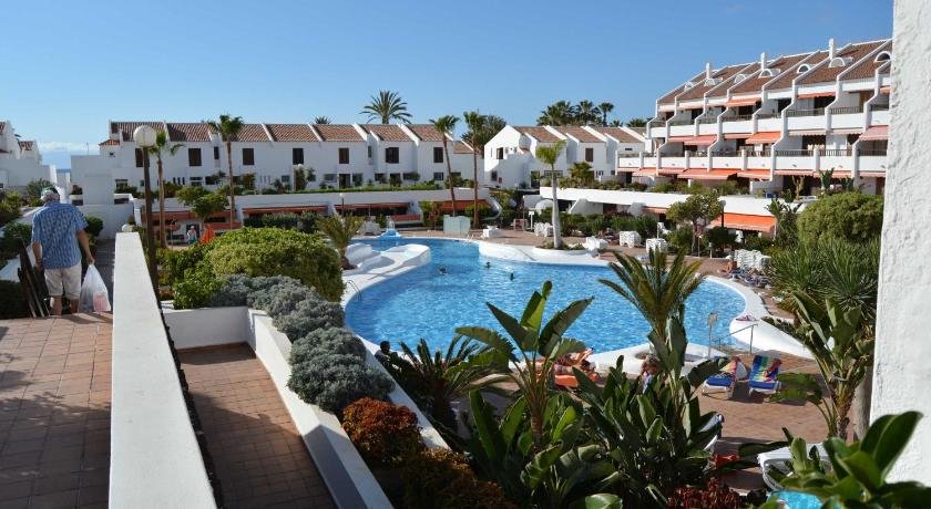 Apartment in Las Amerikas first line