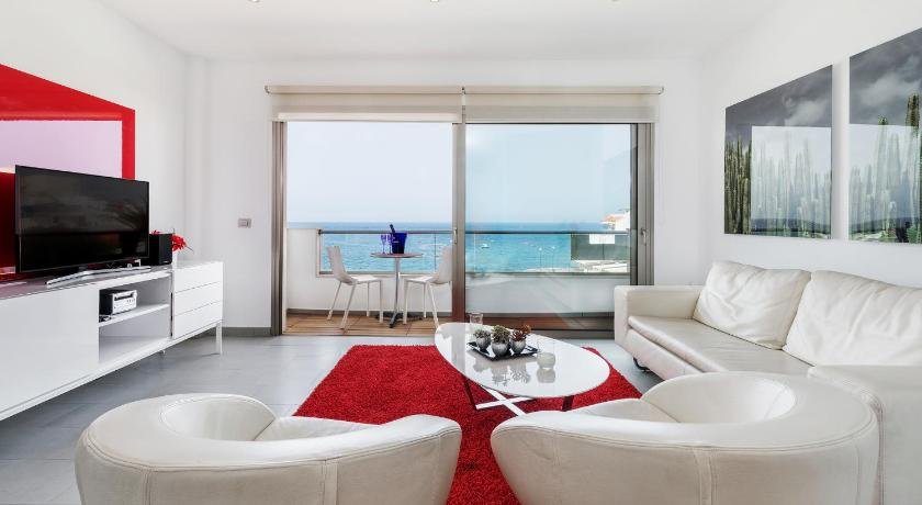 Penthouse Marina La Caleta