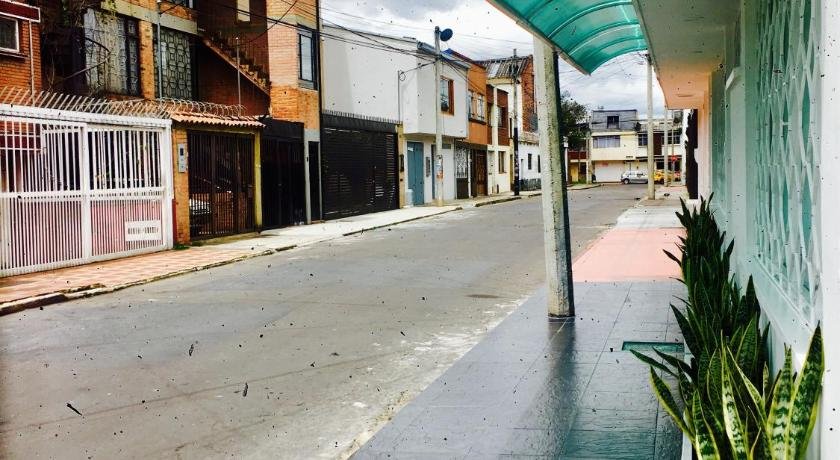 Bogota Rooms Heroes
