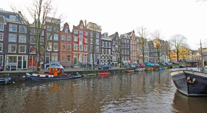 Romantic Jordaan Canalsuite near Anne Frank House