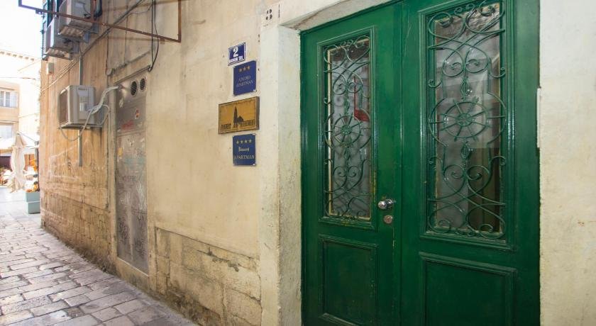Old Square Apartment