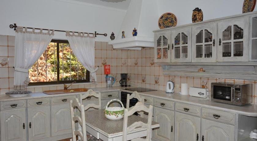 Villa Paraiso - 4 Bedrooms and pool