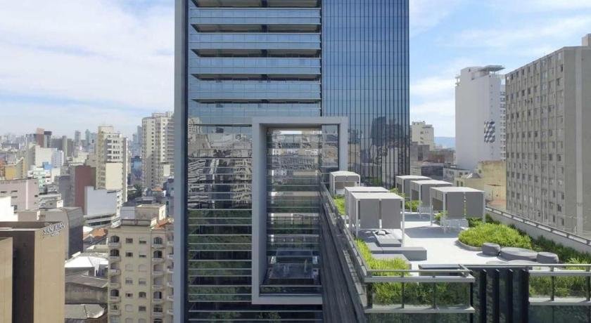 Plaza De La Republica Con Garage