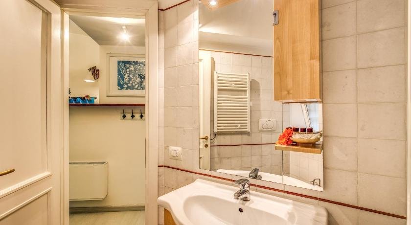 Coronari stylish apartment