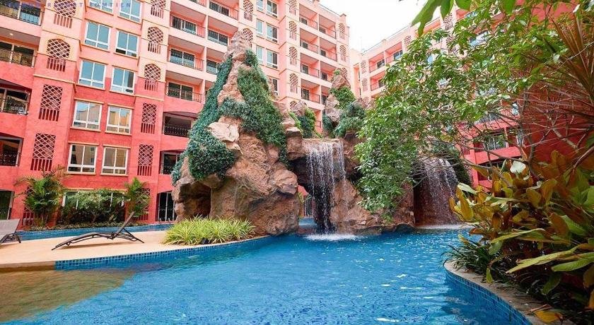 Seven Sea Condo Resort By Bay