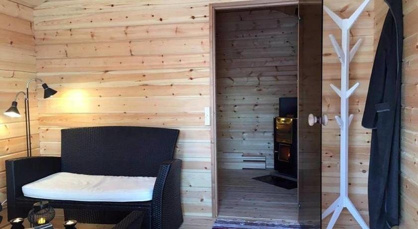 Modern Lapland Cottage with Outdoor Sauna