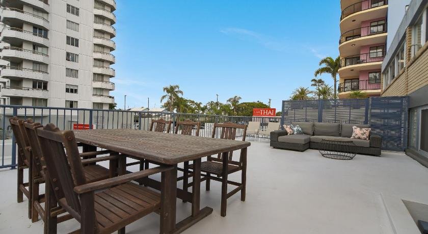 Renovated Moololaba Unit 100m To Beach