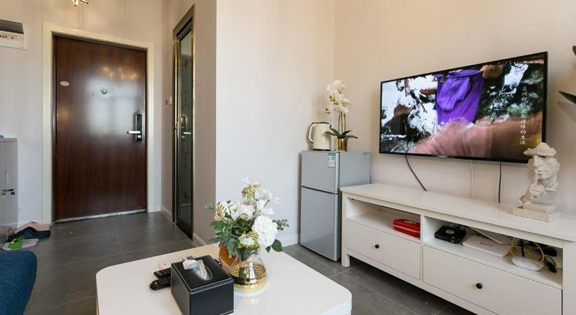 Xi'an Beilin Yongning Gate Locals Apartment 00140400