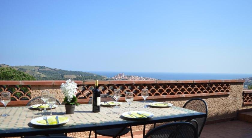 Villa superbe vue sur mer et sur la montagne jardin terrasses