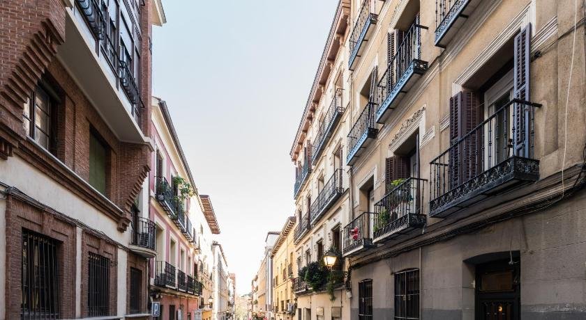 Almaden la Travesia del Paseo Del Prado - Retiro