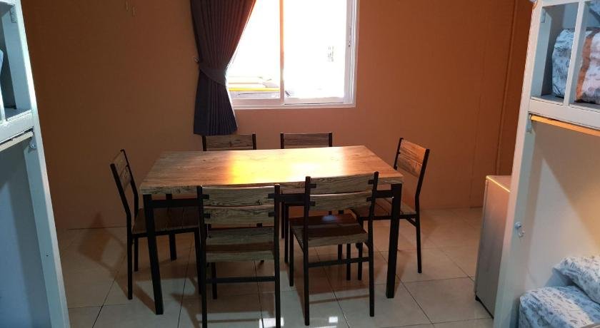 Oasis Hostel & Bar