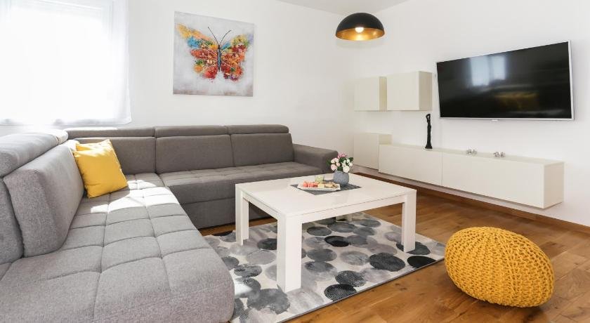 LIFE - NEW and LUXURY holiday house