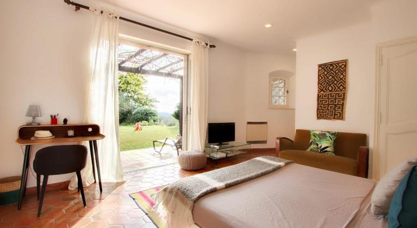 Villa les Rossignols Splendid villa with sea view and swimming pool