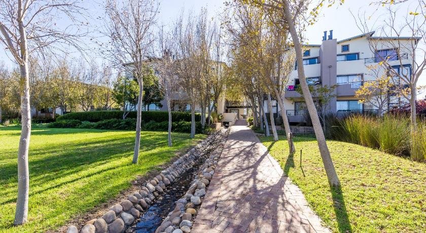 Somerset Links Business Apartment