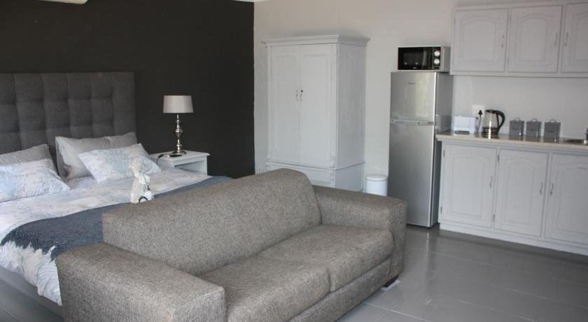 Arum Lily Guest Rooms