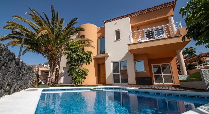 Moon Villa Los Gigantes