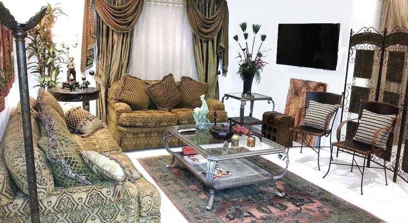Beautifully Furnished 3BD 2BR Pool Gated Condo in McAllen TX